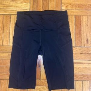 Fast and free 6 in lululemon biker shorts in black